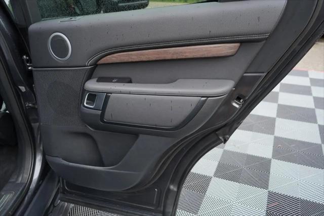 2023 Land Rover Discovery P300 S R-Dynamic