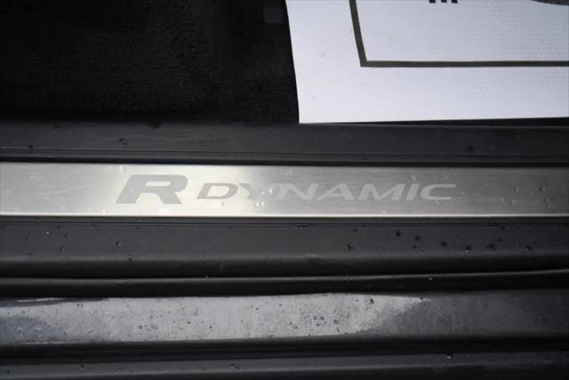2023 Land Rover Discovery P300 S R-Dynamic
