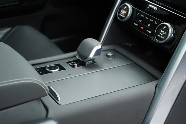 2023 Land Rover Discovery P300 S R-Dynamic