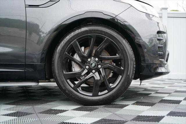 2023 Land Rover Discovery P300 S R-Dynamic
