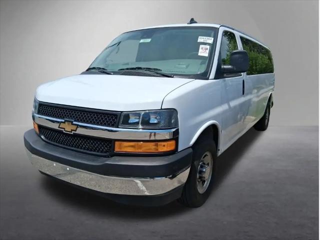 2025 Chevrolet Express Passenger RWD 3500 Extended Wheelbase LT