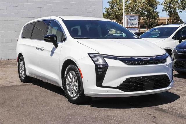 2027 Chrysler Pacifica Select