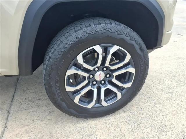 2024 GMC Canyon 4WD AT4