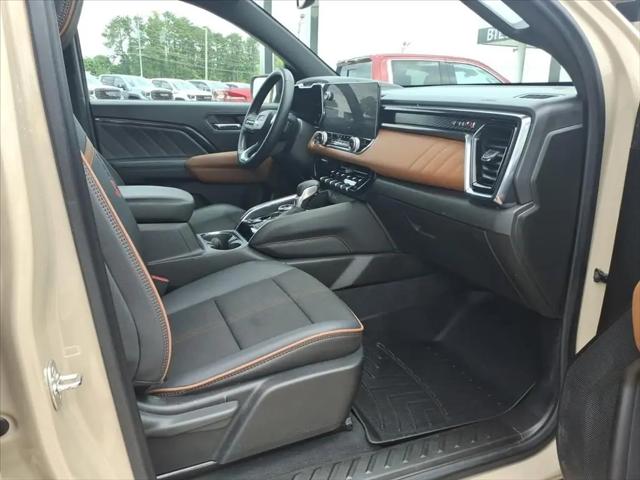 2024 GMC Canyon 4WD AT4