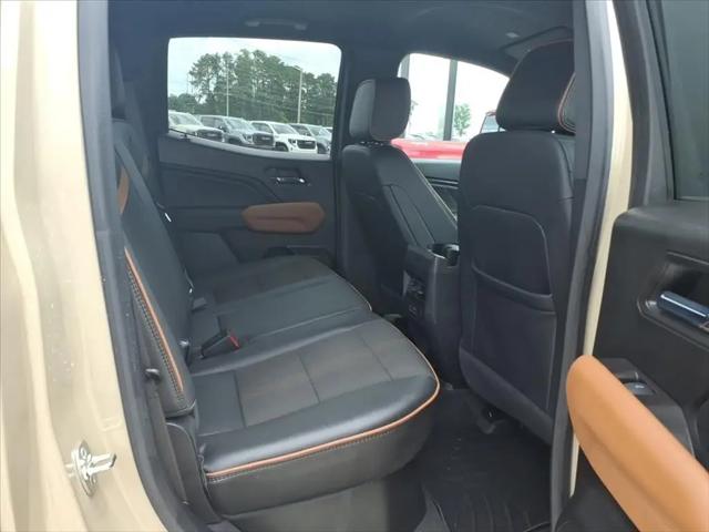 2024 GMC Canyon 4WD AT4