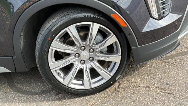 2022 Cadillac XT4 AWD Premium Luxury