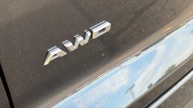 2022 Cadillac XT4 AWD Premium Luxury