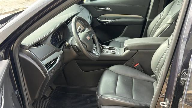 2022 Cadillac XT4 AWD Premium Luxury