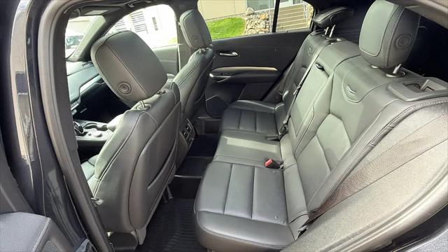 2022 Cadillac XT4 AWD Premium Luxury