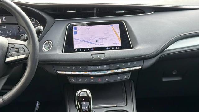 2022 Cadillac XT4 AWD Premium Luxury
