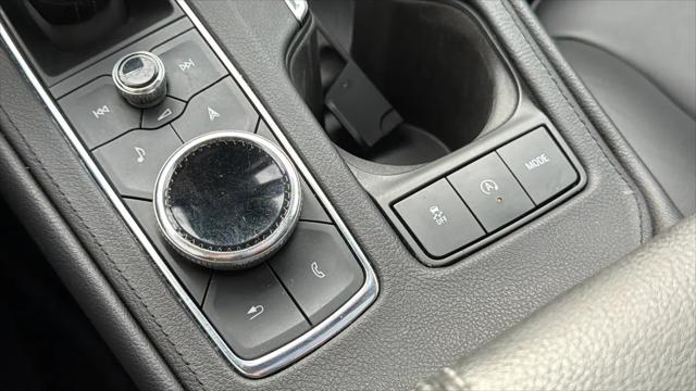 2022 Cadillac XT4 AWD Premium Luxury