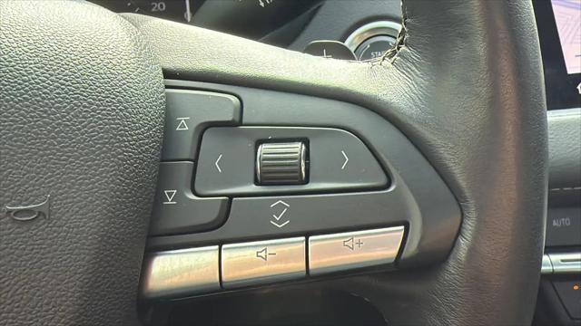 2022 Cadillac XT4 AWD Premium Luxury