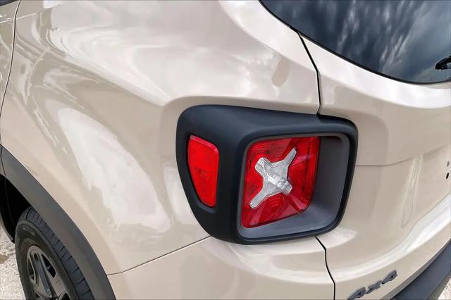 2017 Jeep Renegade Deserthawk 4x4