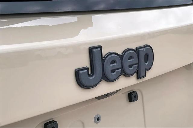 2017 Jeep Renegade Deserthawk 4x4