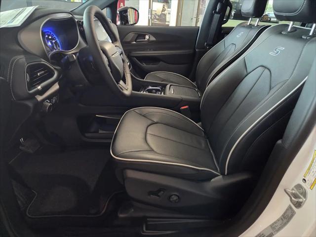 2027 Chrysler Pacifica Limited