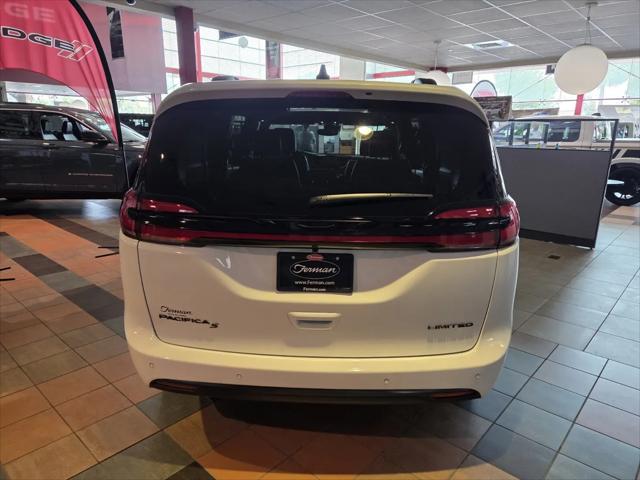 2027 Chrysler Pacifica Limited