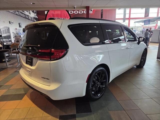 2027 Chrysler Pacifica Limited