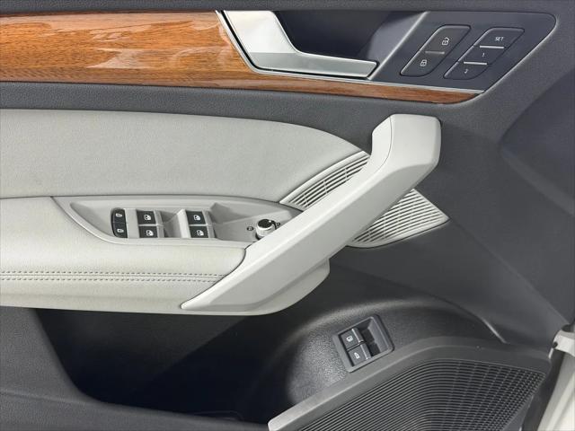 2023 Audi Q5 Premium Plus 55 TFSI e S line quattro S tronic