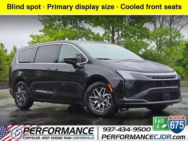 2027 Chrysler Pacifica Limited for sale in Centerville, OH