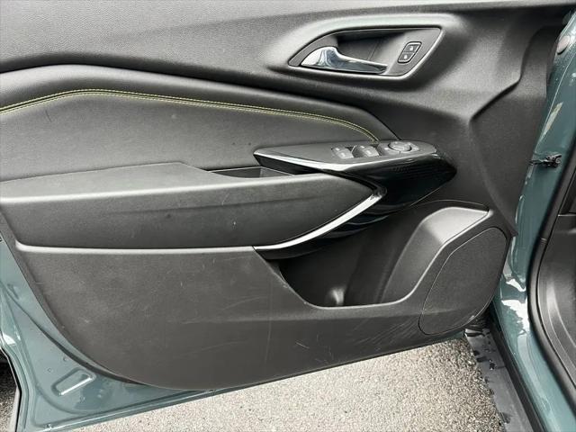2025 Chevrolet Trax FWD LT