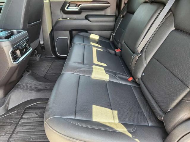 2023 GMC Sierra 1500 4WD Crew Cab Short Box SLT