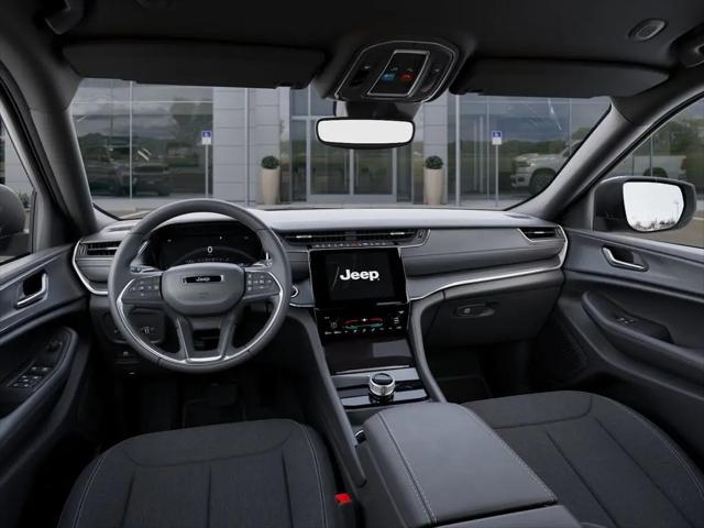 2026 Jeep Grand Cherokee Laredo 4x4