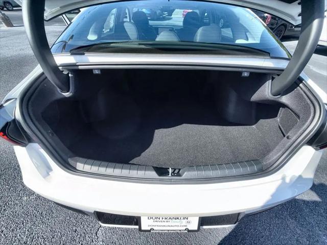 2025 Kia K5 EX