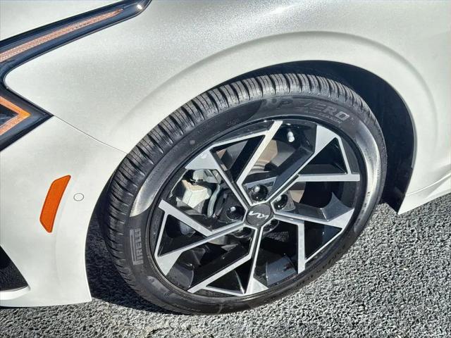 2025 Kia K5 EX