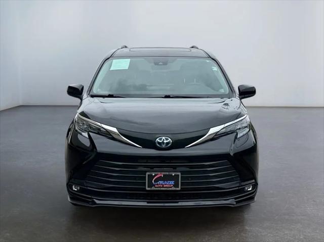 2025 Toyota Sienna XLE