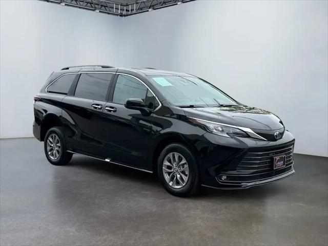 2025 Toyota Sienna XLE