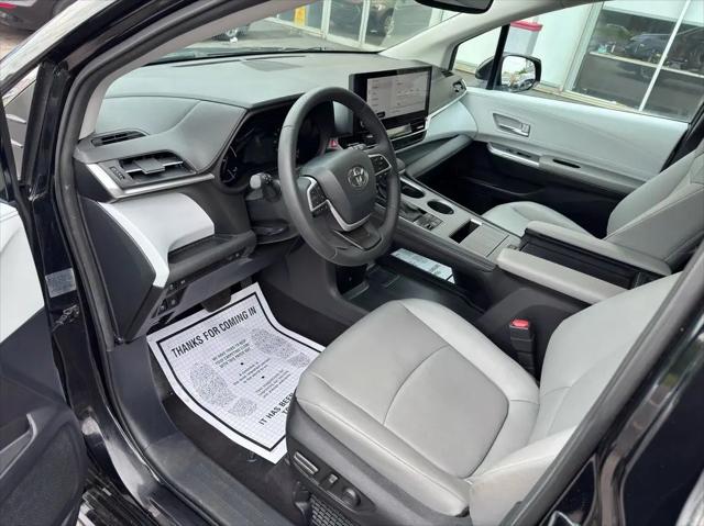 2025 Toyota Sienna XLE