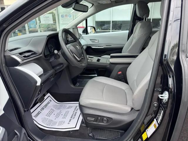 2025 Toyota Sienna XLE