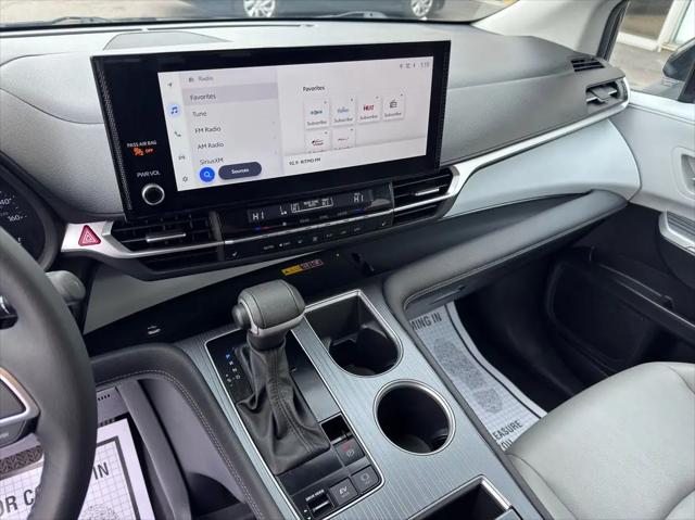 2025 Toyota Sienna XLE