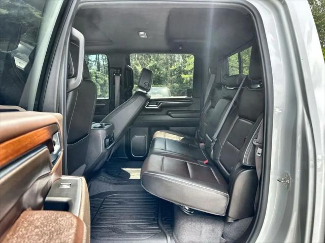 2024 GMC Sierra 2500HD 4WD Crew Cab Standard Bed Denali