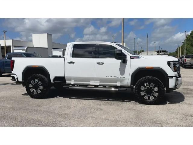 2024 GMC Sierra 2500HD 4WD Crew Cab Standard Bed Denali