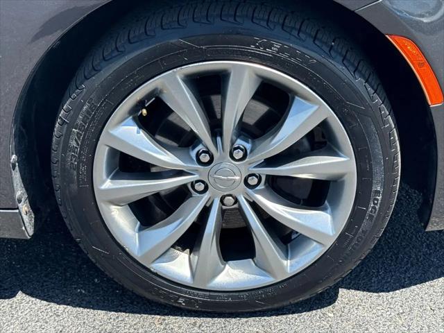 2016 Chrysler 200 S