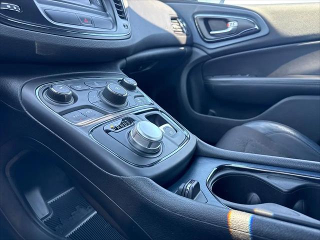 2016 Chrysler 200 S