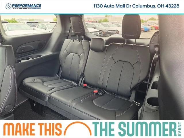 2027 Chrysler Pacifica Select