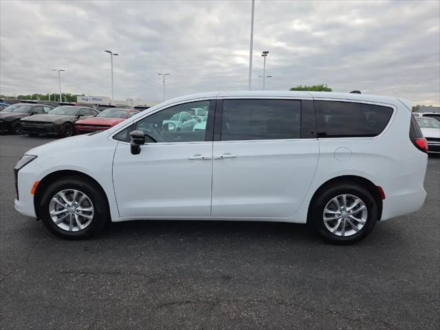 2027 Chrysler Pacifica Select AWD