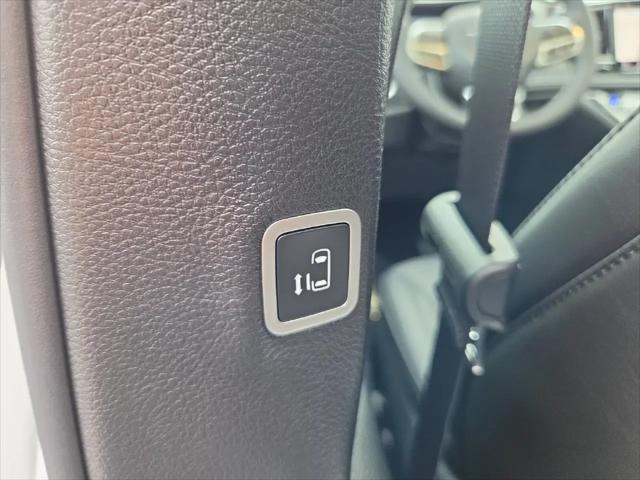 2027 Chrysler Pacifica Select AWD