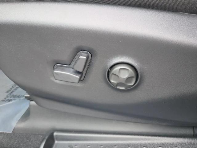 2027 Chrysler Pacifica Select AWD