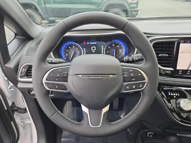 2027 Chrysler Pacifica Select AWD