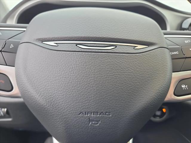 2027 Chrysler Pacifica Select AWD