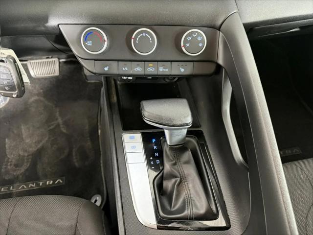 2021 Hyundai Elantra Essential IVT with Hyundai SmartSense Package