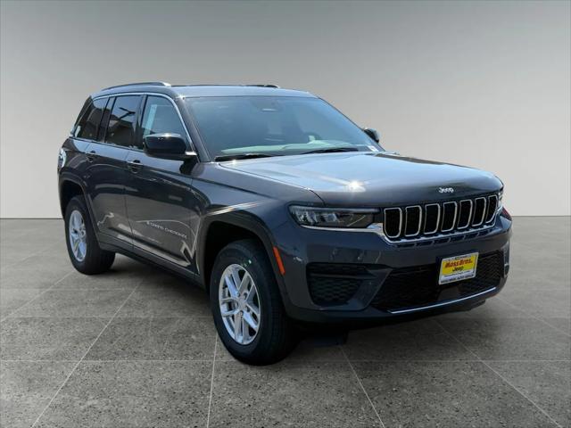 2026 Jeep Grand Cherokee Laredo 4x4