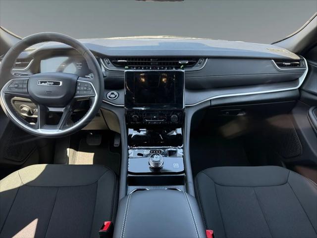 2026 Jeep Grand Cherokee Laredo 4x4