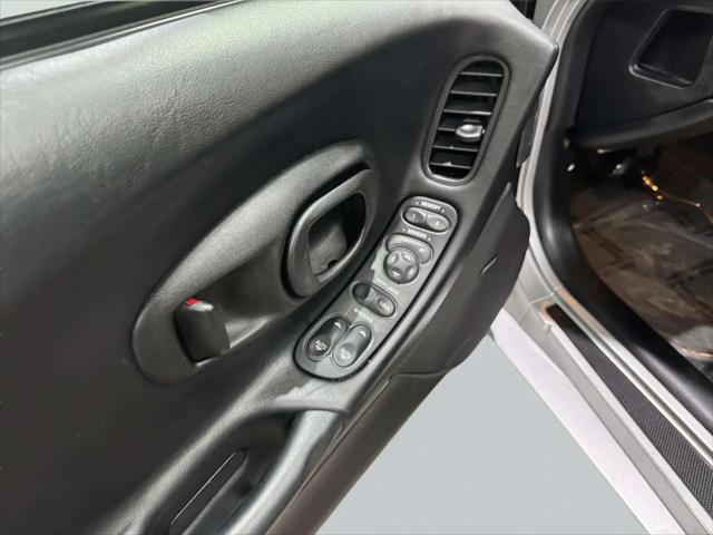 2001 Chevrolet Corvette Base