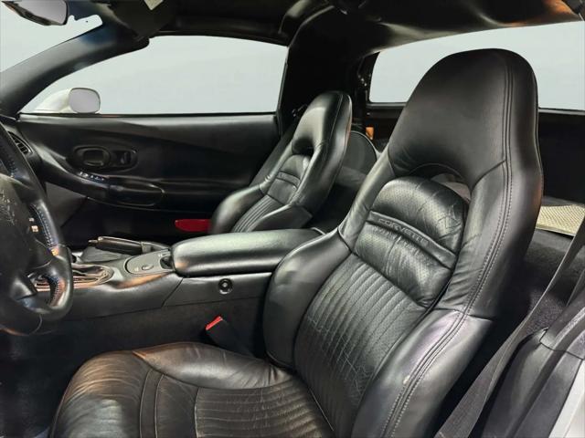 2001 Chevrolet Corvette Base