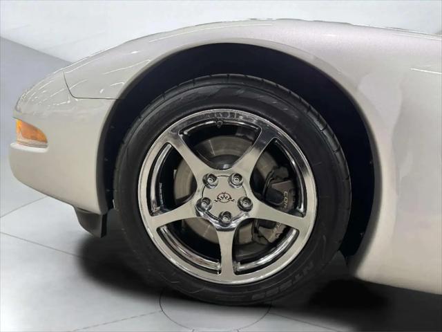 2001 Chevrolet Corvette Base