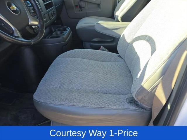 2017 Chevrolet Express LT